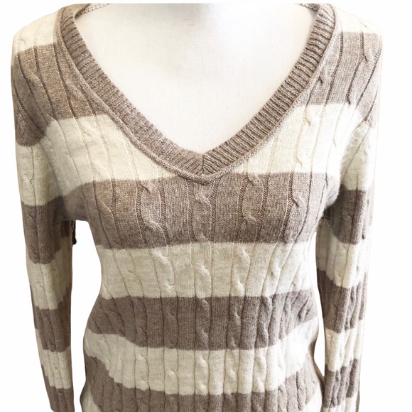 LOFT Sweaters - Ann Taylor Loft V Neck Sweater - Large